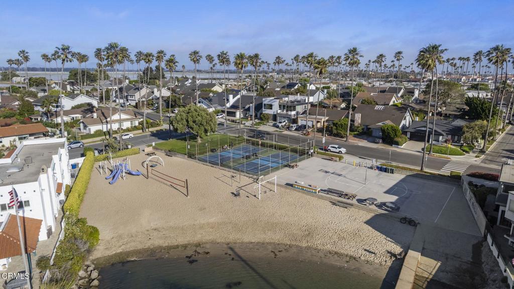 Ventura, California, 93001, United States, 4 Bedrooms Bedrooms, ,3 BathroomsBathrooms,Residential,For Sale,1979248