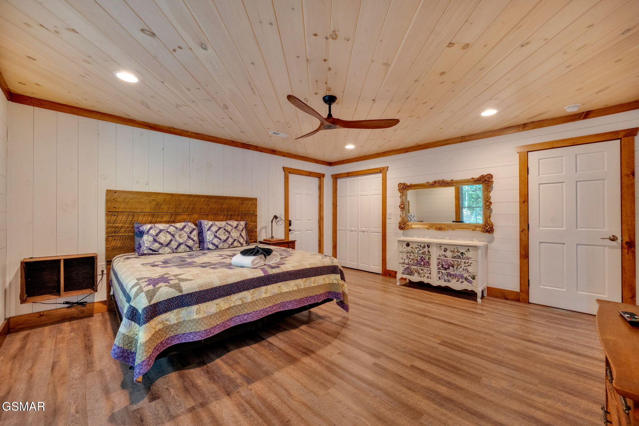 Gatlinburg, Tennessee, 37738, United States, 4 Bedrooms Bedrooms, ,5 BathroomsBathrooms,Residential,For Sale,1921348
