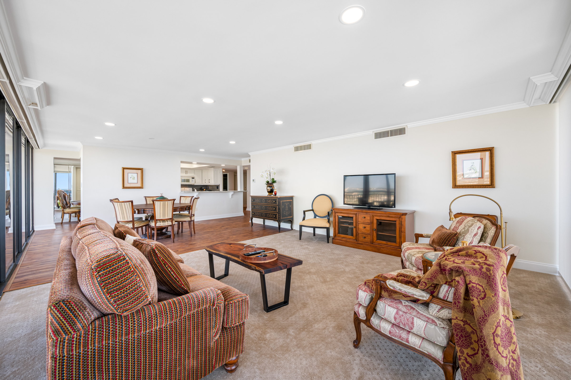 Treasure Island, Florida, 33706, United States, 2 Bedrooms Bedrooms, ,2 BathroomsBathrooms,Residential,For Sale,1998023