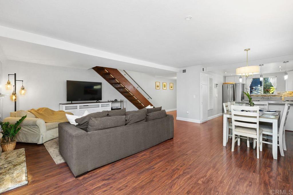 Vista, California, 92084, United States, 2 Bedrooms Bedrooms, ,3 BathroomsBathrooms,Residential,For Sale,1987849