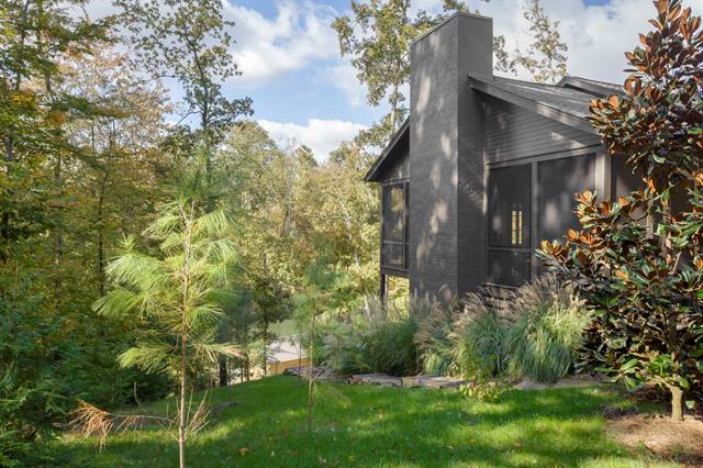 Florence, Alabama, 35630, United States, 4 Bedrooms Bedrooms, ,4 BathroomsBathrooms,Residential,For Sale,1988218