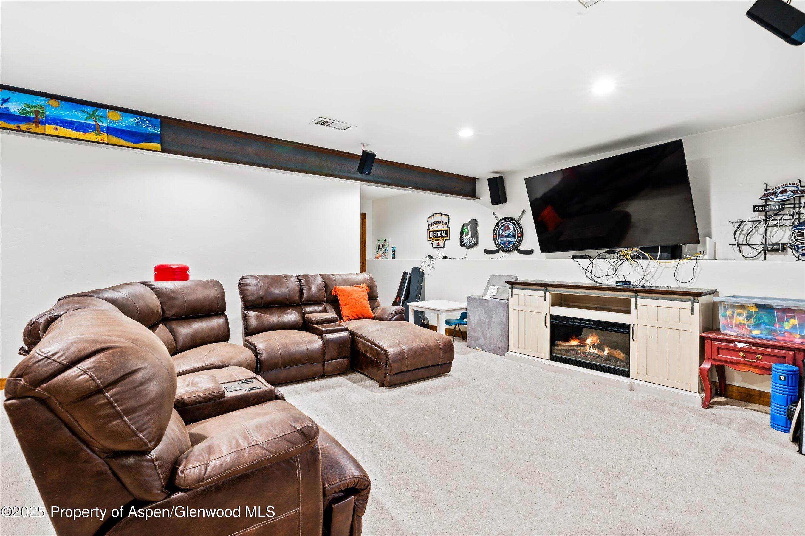 New Castle, Colorado, 81647, United States, 5 Bedrooms Bedrooms, ,4 BathroomsBathrooms,Residential,For Sale,1906868