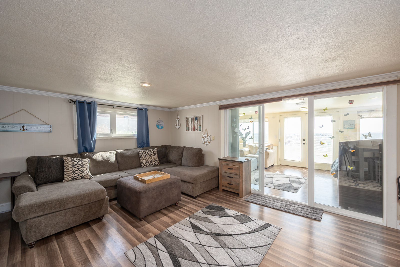 Moses Lake, Washington, 98837, United States, 3 Bedrooms Bedrooms, ,Residential,For Sale,1938109