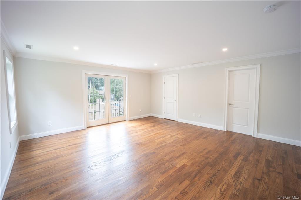 New Rochelle, New York, 10804, United States, 5 Bedrooms Bedrooms, ,5 BathroomsBathrooms,Residential,For Sale,1983034