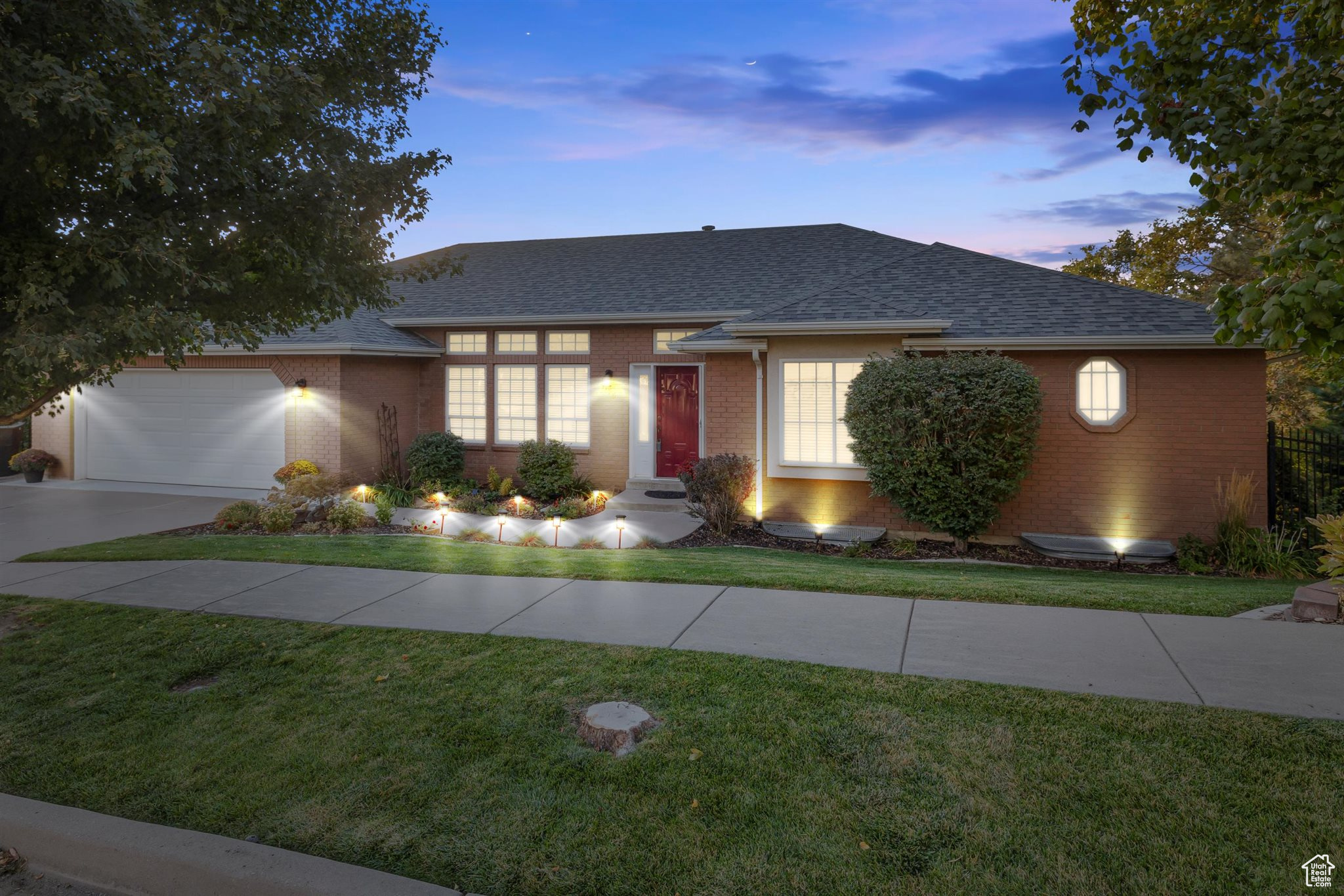Bountiful, Utah, 84010, United States, 5 Bedrooms Bedrooms, ,4 BathroomsBathrooms,Residential,For Sale,1926219