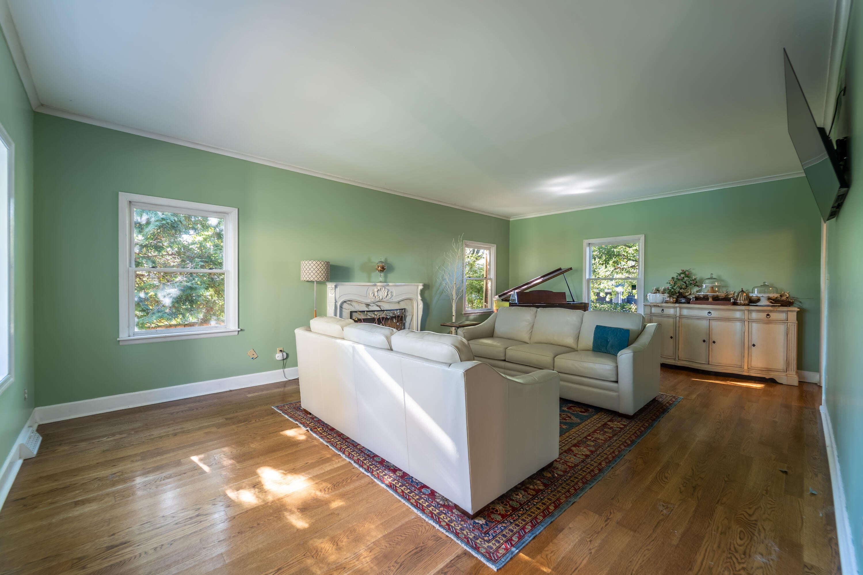 Lexington, Kentucky, 40502, United States, 4 Bedrooms Bedrooms, ,4 BathroomsBathrooms,Residential,For Sale,1976316