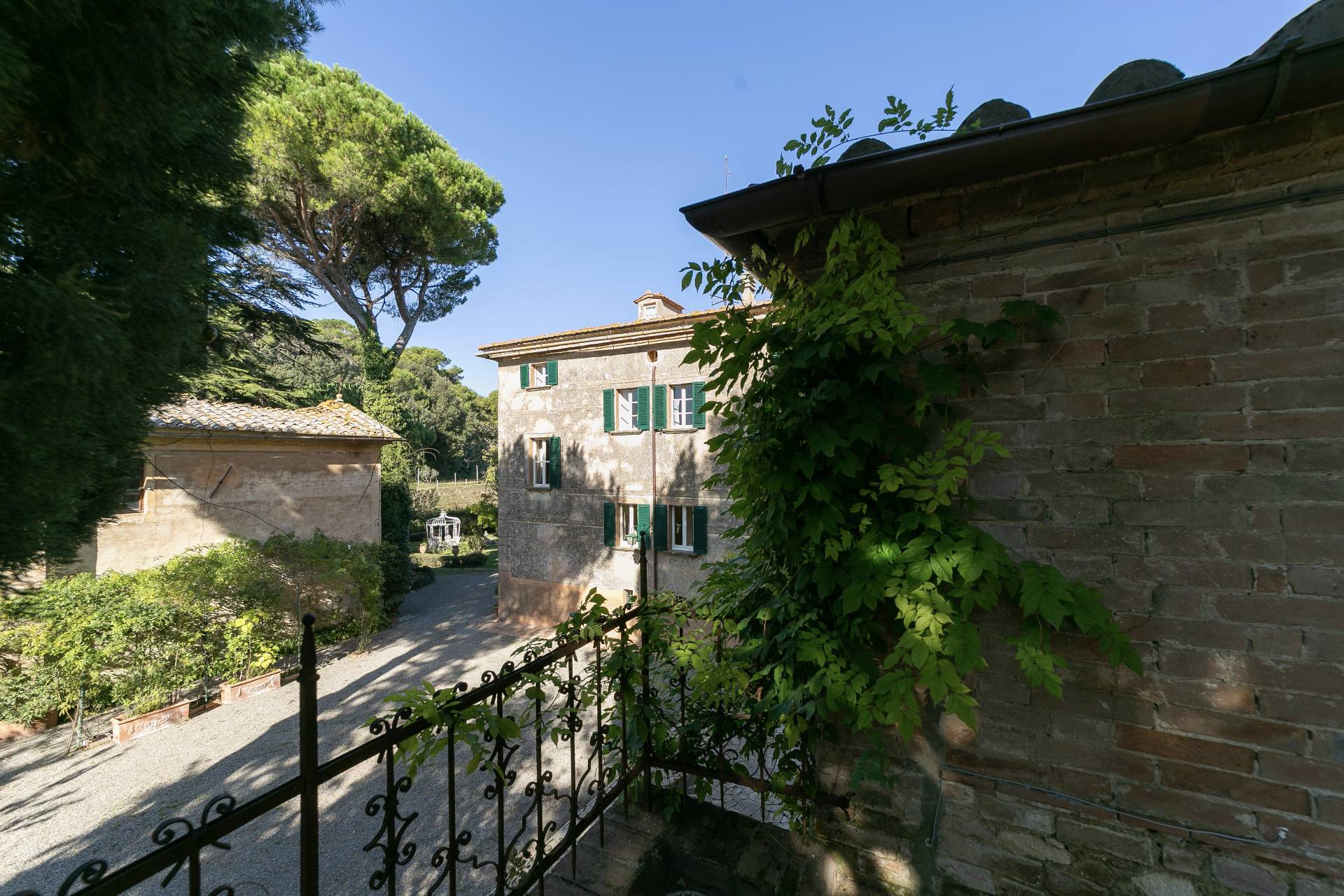 Via di Villa Bianca, Montepulciano, Siena, 53045, IT, 10 Bedrooms Bedrooms, ,10 BathroomsBathrooms,Residential,For Sale,Via di Villa Bianca,1311375