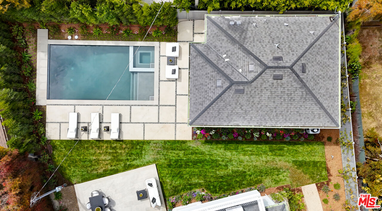 Los Angeles, California, 90049, United States, 7 Bedrooms Bedrooms, ,4 BathroomsBathrooms,Residential,For Sale,1912461