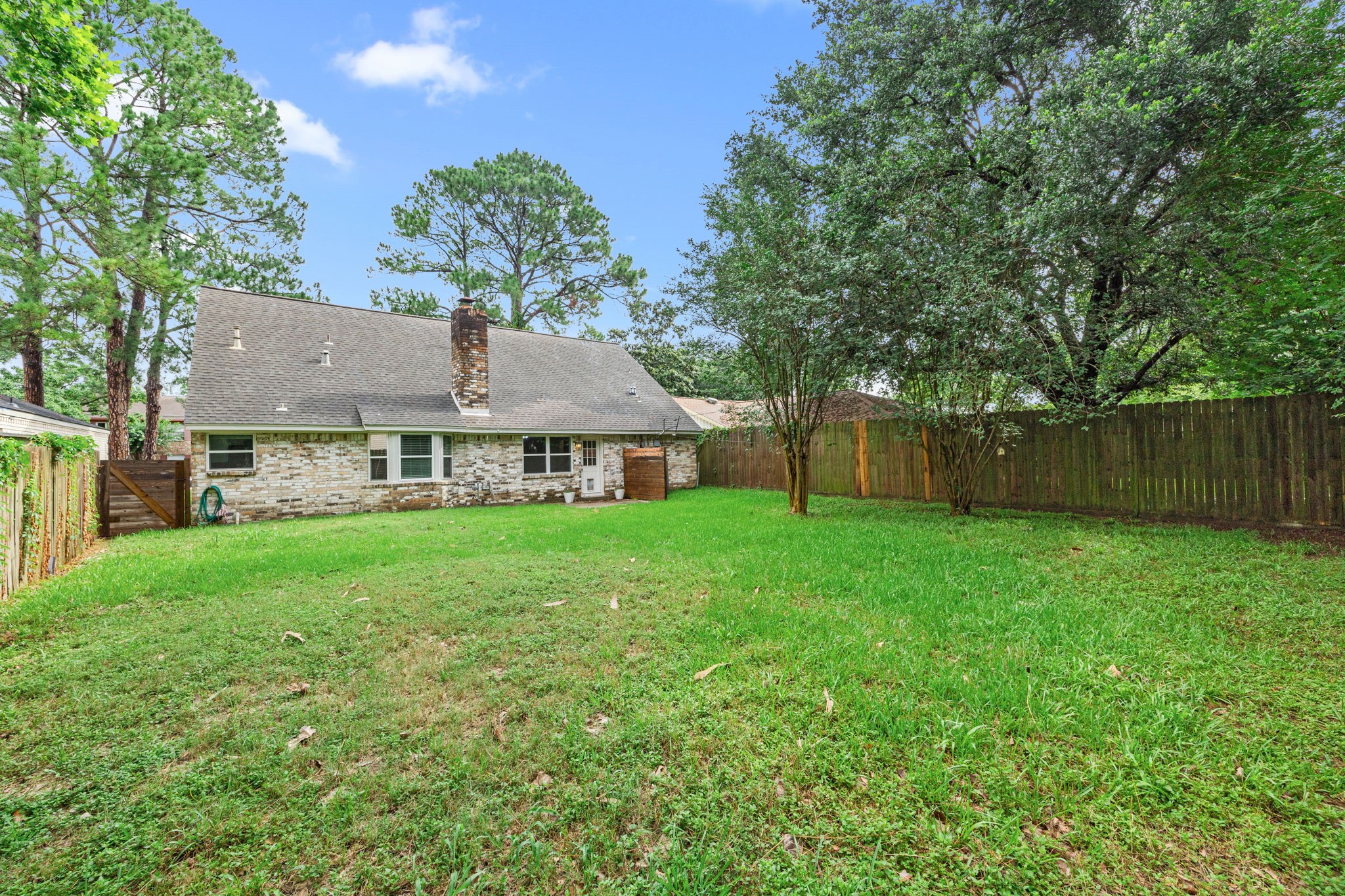  10647 Hazelhurst Drive - 物件實景