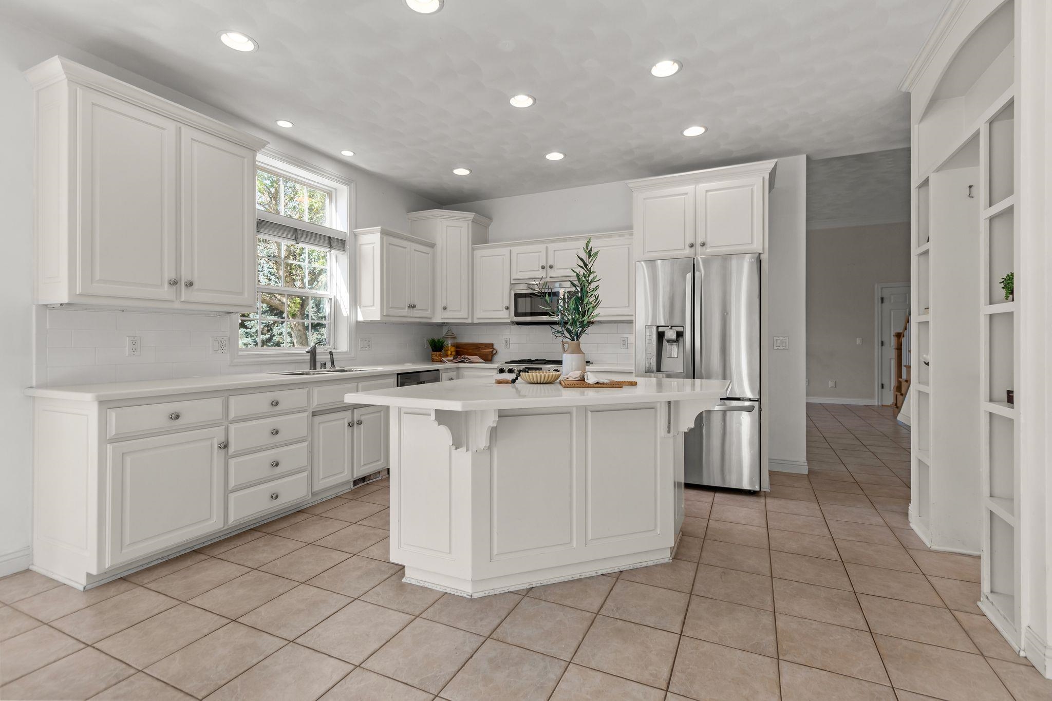 NEENAH, Wisconsin, 54956, United States, 4 Bedrooms Bedrooms, ,4 BathroomsBathrooms,Residential,For Sale,1955274