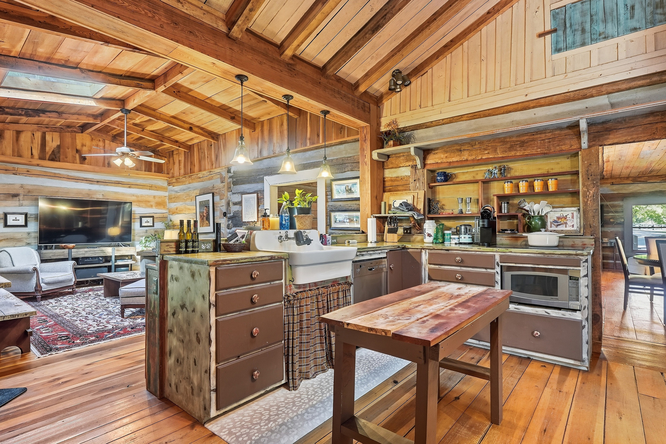  Exquisite 77.5 +/- Acre Private Retreat With Modern Rustic Elegance - 物件實景