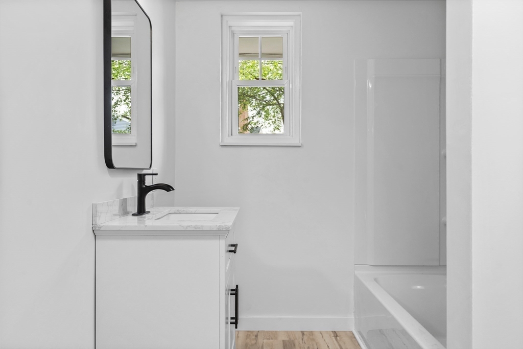 Lynn, Massachusetts, 01904, United States, 4 Bedrooms Bedrooms, ,2 BathroomsBathrooms,Residential,For Sale,1944946
