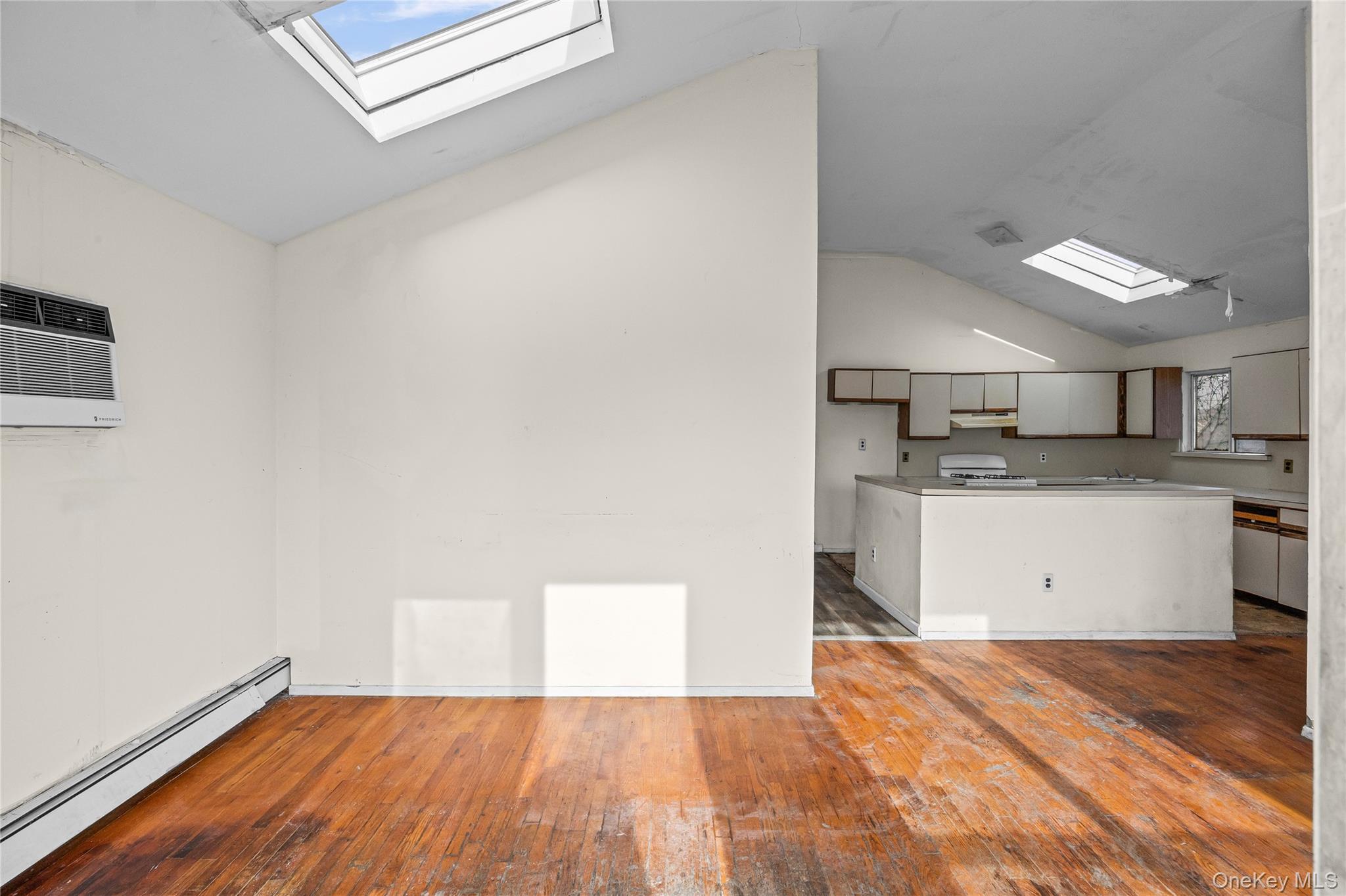 Long Beach, New York, 11561, United States, 5 Bedrooms Bedrooms, ,3 BathroomsBathrooms,Residential,For Sale,2002844