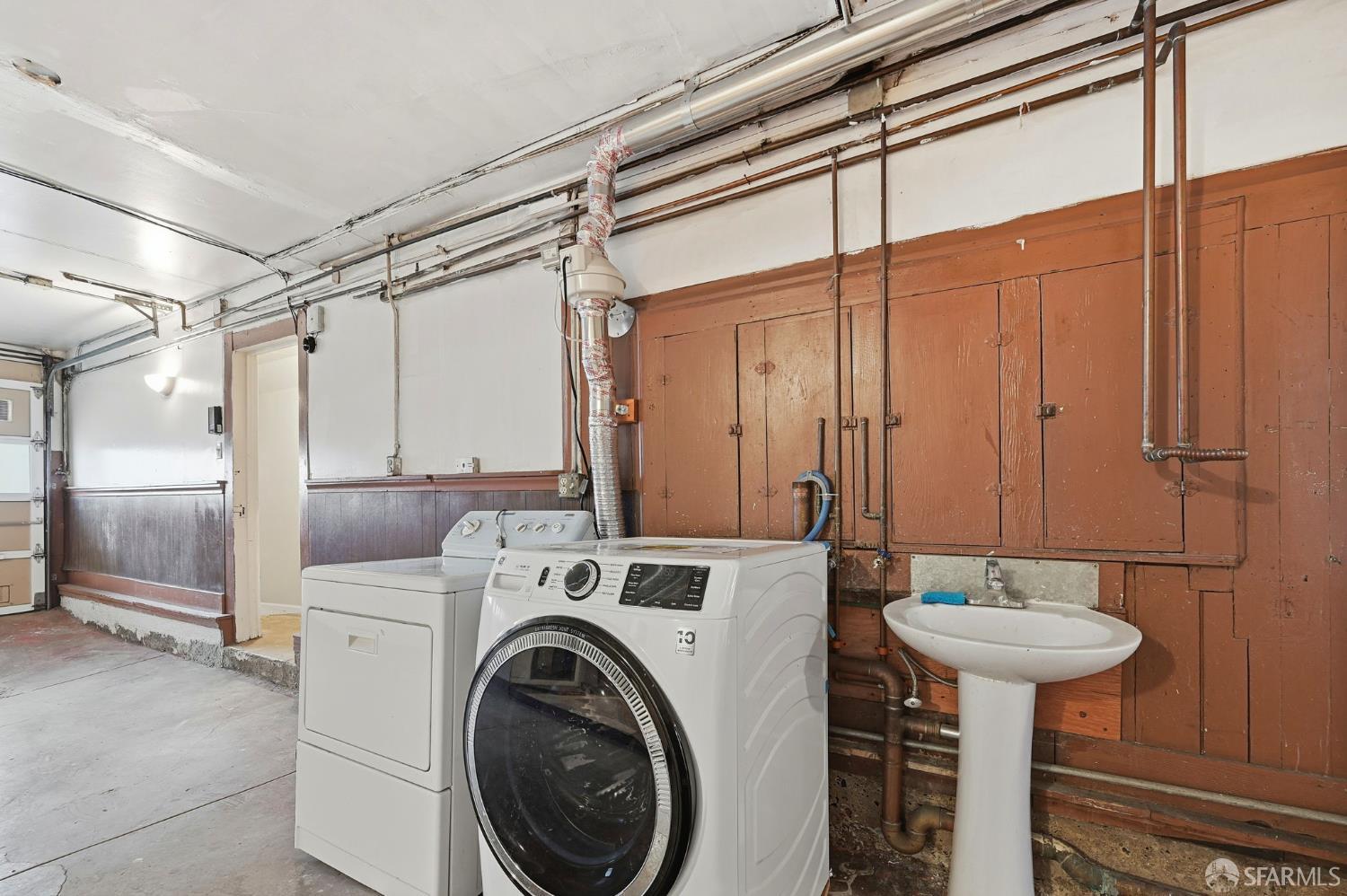 San Francisco, California, 94112, United States, 2 Bedrooms Bedrooms, ,1 BathroomBathrooms,Residential,For Sale,2008516