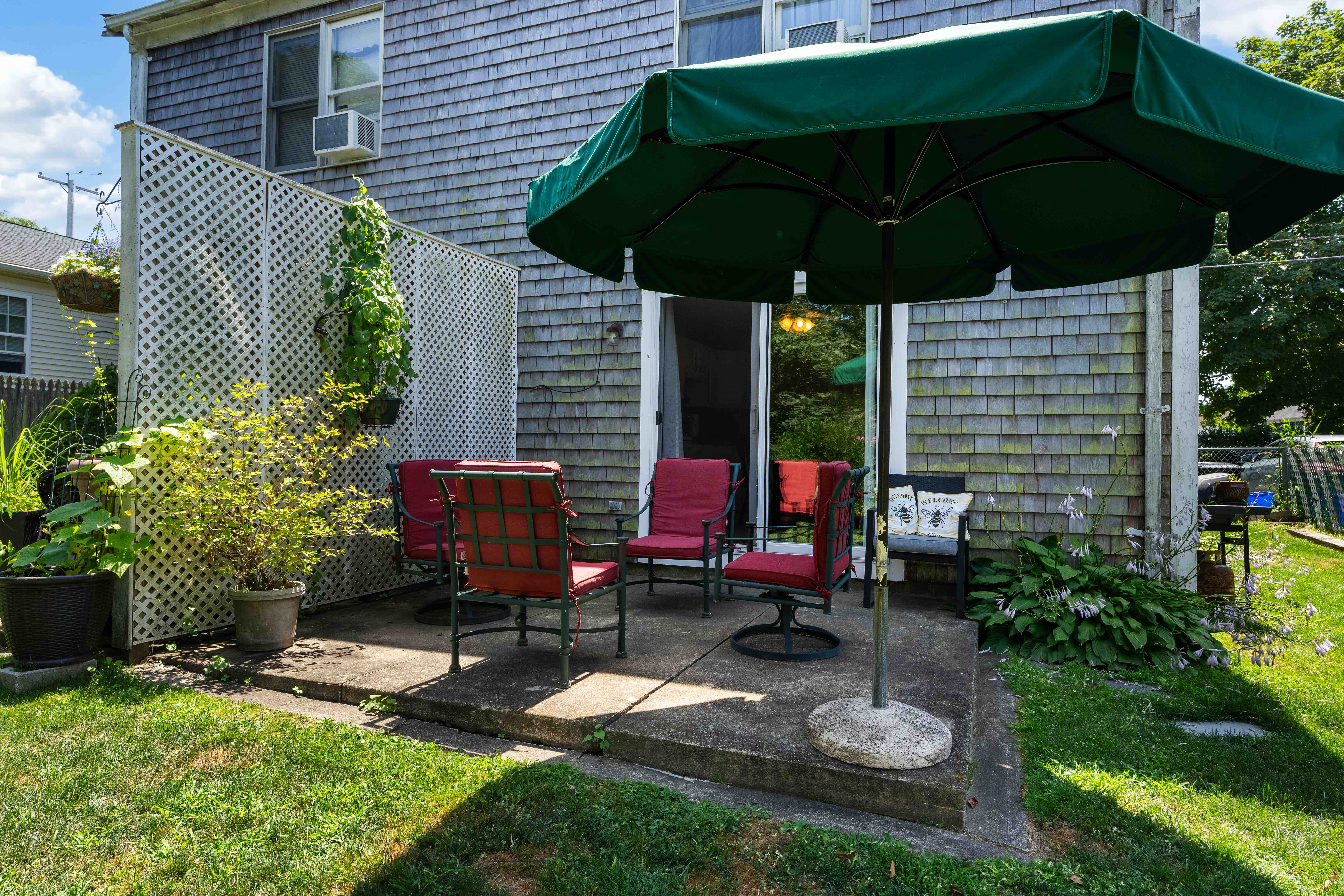 Newport, Rhode Island, 02840, United States, 4 Bedrooms Bedrooms, ,4 BathroomsBathrooms,Residential,For Sale,1904331
