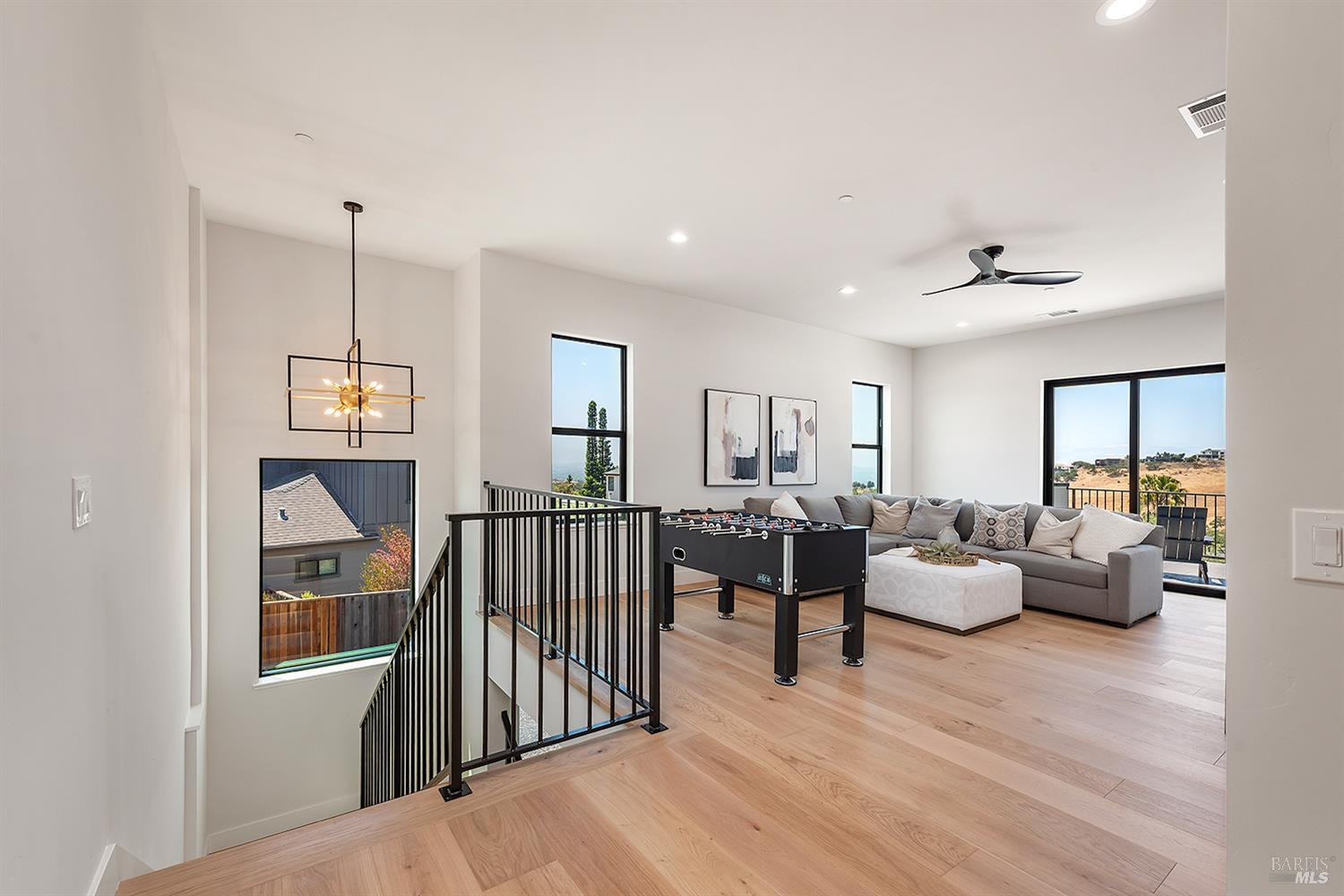 Santa Rosa, California, 95403, United States, 4 Bedrooms Bedrooms, ,4 BathroomsBathrooms,Residential,For Sale,1986529