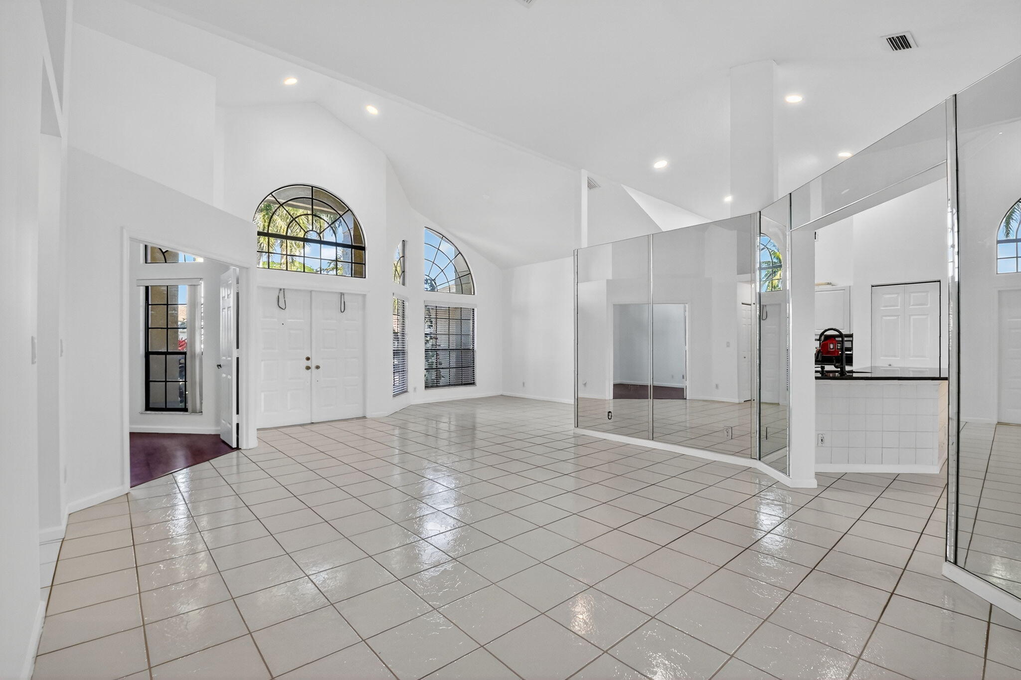 Royal Palm Beach, Florida, 33411, United States, 3 Bedrooms Bedrooms, ,2 BathroomsBathrooms,Residential,For Sale,1992913