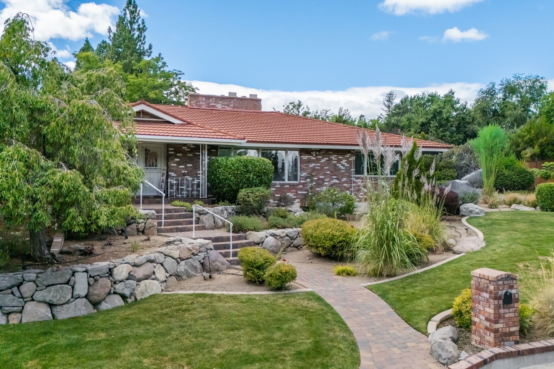  RARE SKYLINE HEIGHTS OPPORTUNITY  6,024 SF BRICK HOME ON .38 ACRE  NO HOA - 物件實景