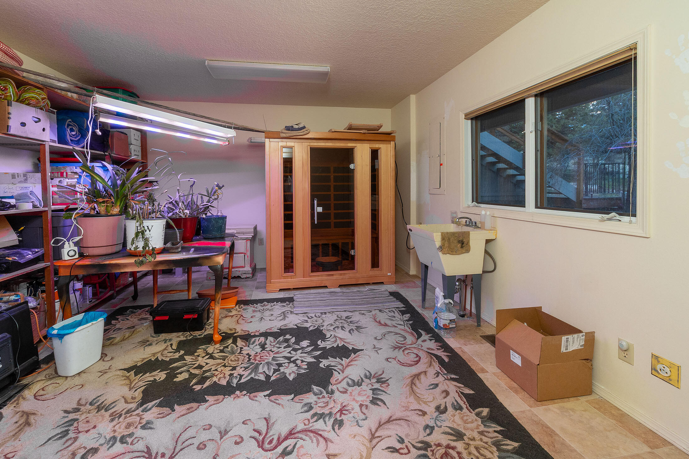 Prineville, Oregon, 97754, United States, 3 Bedrooms Bedrooms, ,3 BathroomsBathrooms,Residential,For Sale,1847629