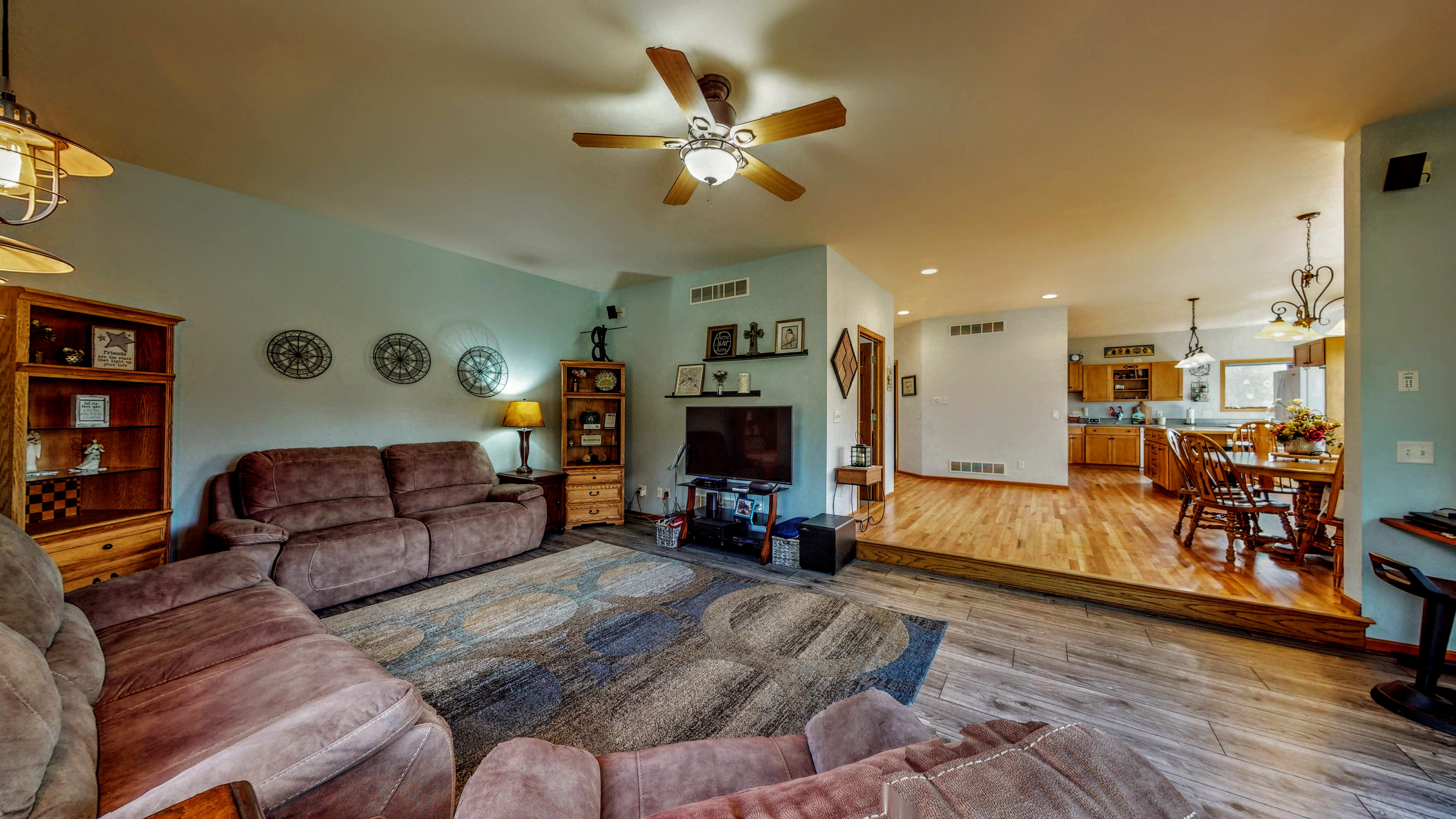 Jefferson, Wisconsin, 53549, United States, 4 Bedrooms Bedrooms, ,4 BathroomsBathrooms,Residential,For Sale,1984363