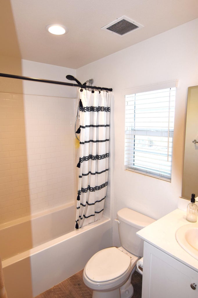 Indio, California, 92203, United States, 4 Bedrooms Bedrooms, ,3 BathroomsBathrooms,Residential,For Sale,1992452