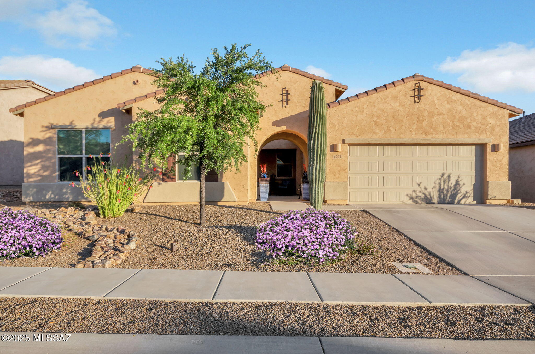 Marana, Arizona, 85658, United States, 3 Bedrooms Bedrooms, ,3 BathroomsBathrooms,Residential,For Sale,1947044