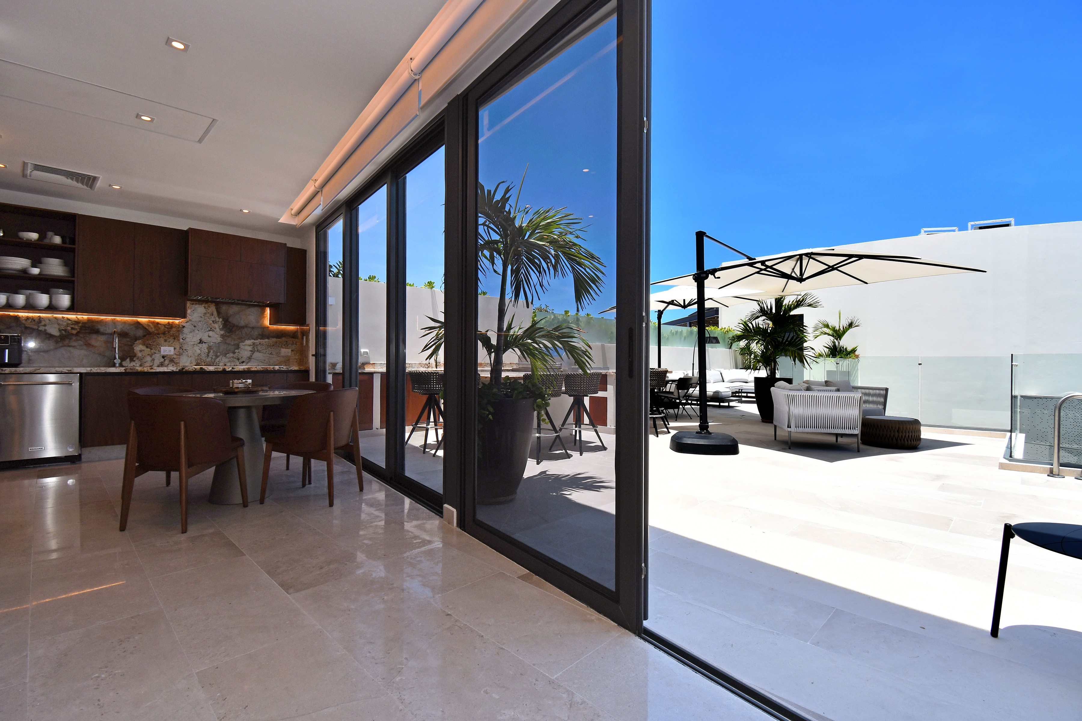  Three-Bedroom Blue Horizon Penthouse - 物件實景