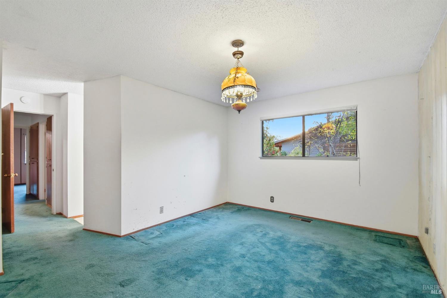 Glen Ellen, California, 95442, United States, 3 Bedrooms Bedrooms, ,3 BathroomsBathrooms,Residential,For Sale,1989437