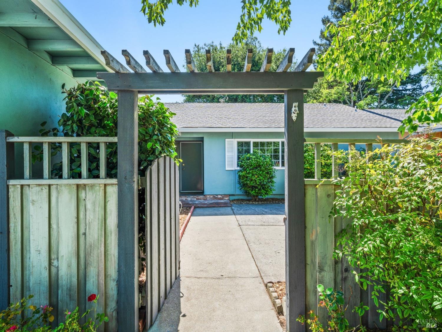 Sonoma, California, 95476, United States, 2 Bedrooms Bedrooms, ,2 BathroomsBathrooms,Residential,For Sale,1837248