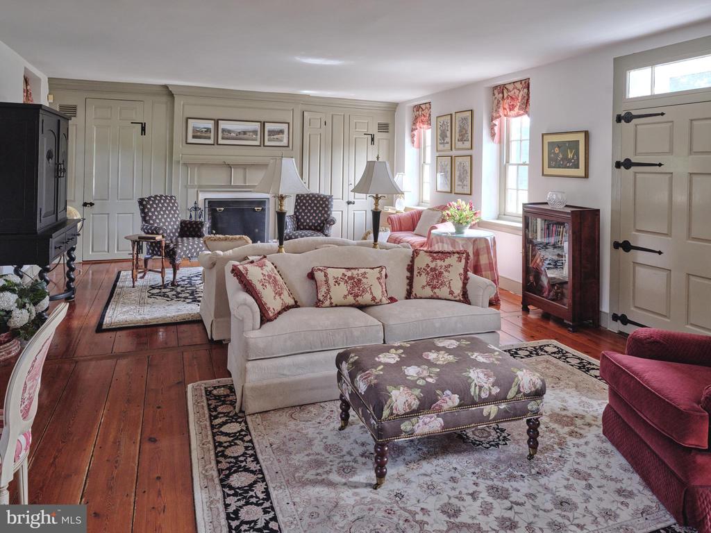 Newtown, Pennsylvania, 18940, United States, 4 Bedrooms Bedrooms, ,4 BathroomsBathrooms,Residential,For Sale,1995554