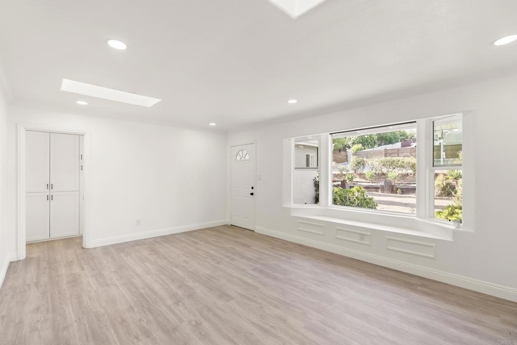 El Cajon, California, 92021, United States, 3 Bedrooms Bedrooms, ,3 BathroomsBathrooms,Residential,For Sale,1876199