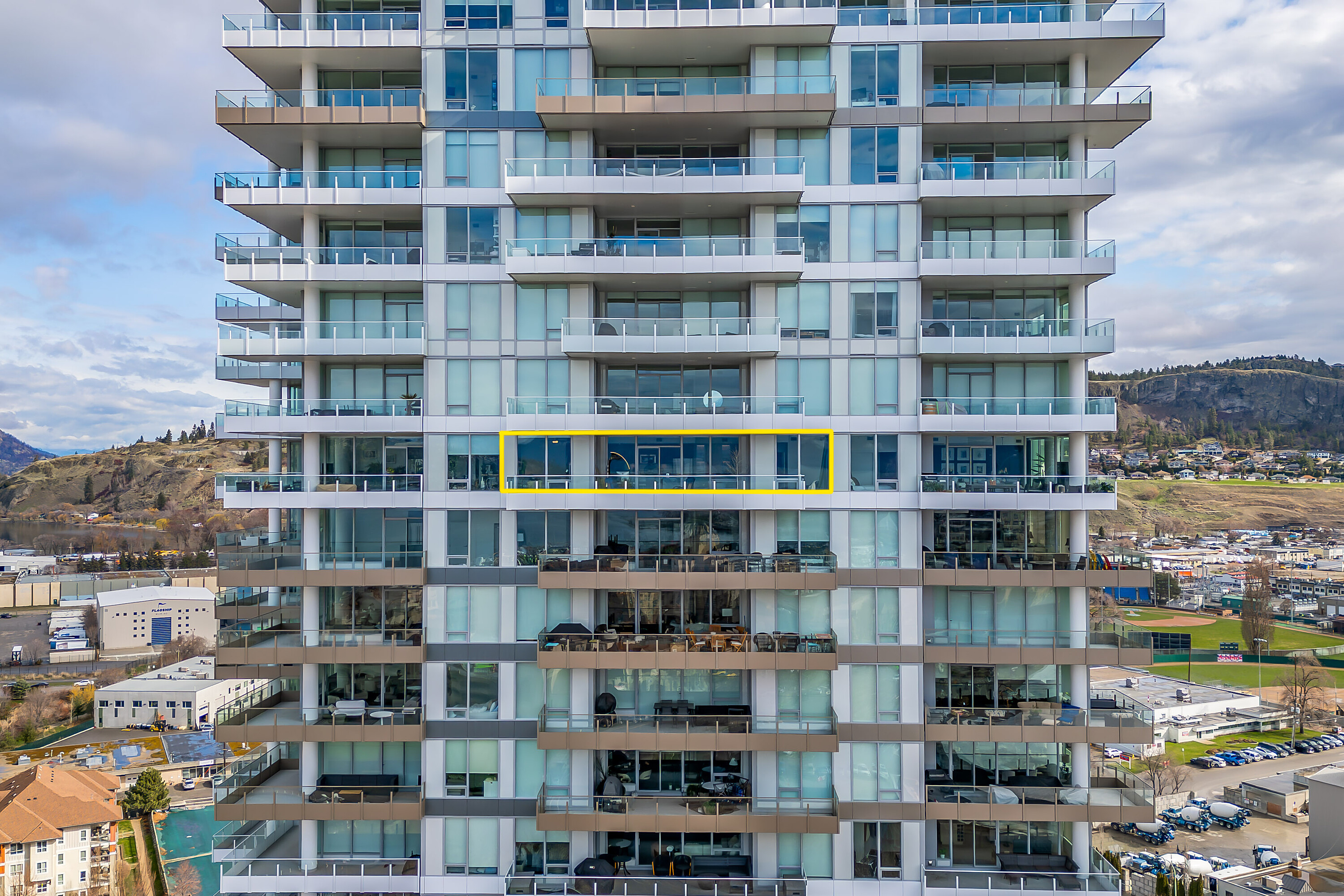  Unobstructed Views of the Lake - 物件實景