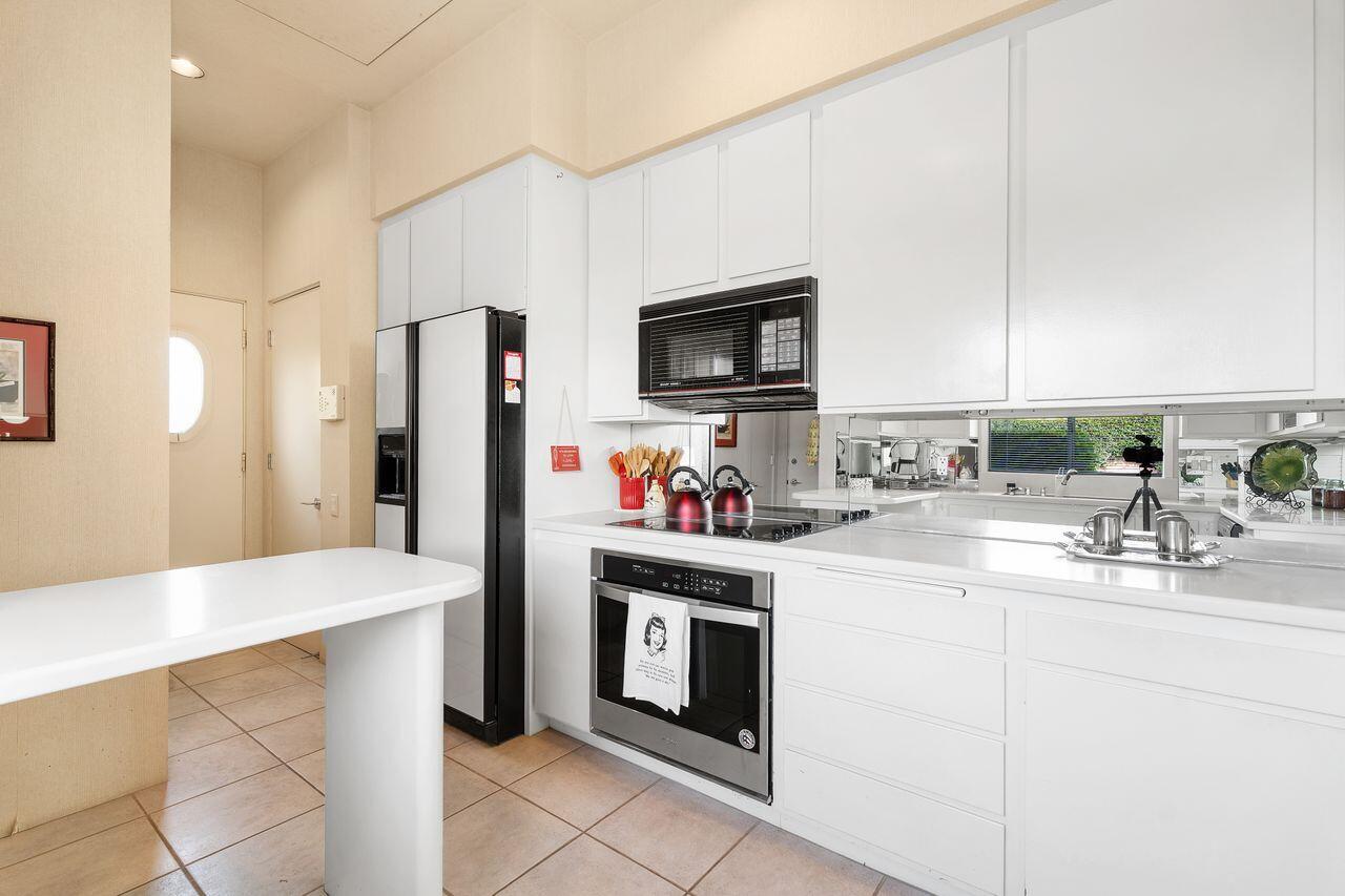 Palm Desert, California, 92260, United States, 2 Bedrooms Bedrooms, ,2 BathroomsBathrooms,Residential,For Sale,1992919