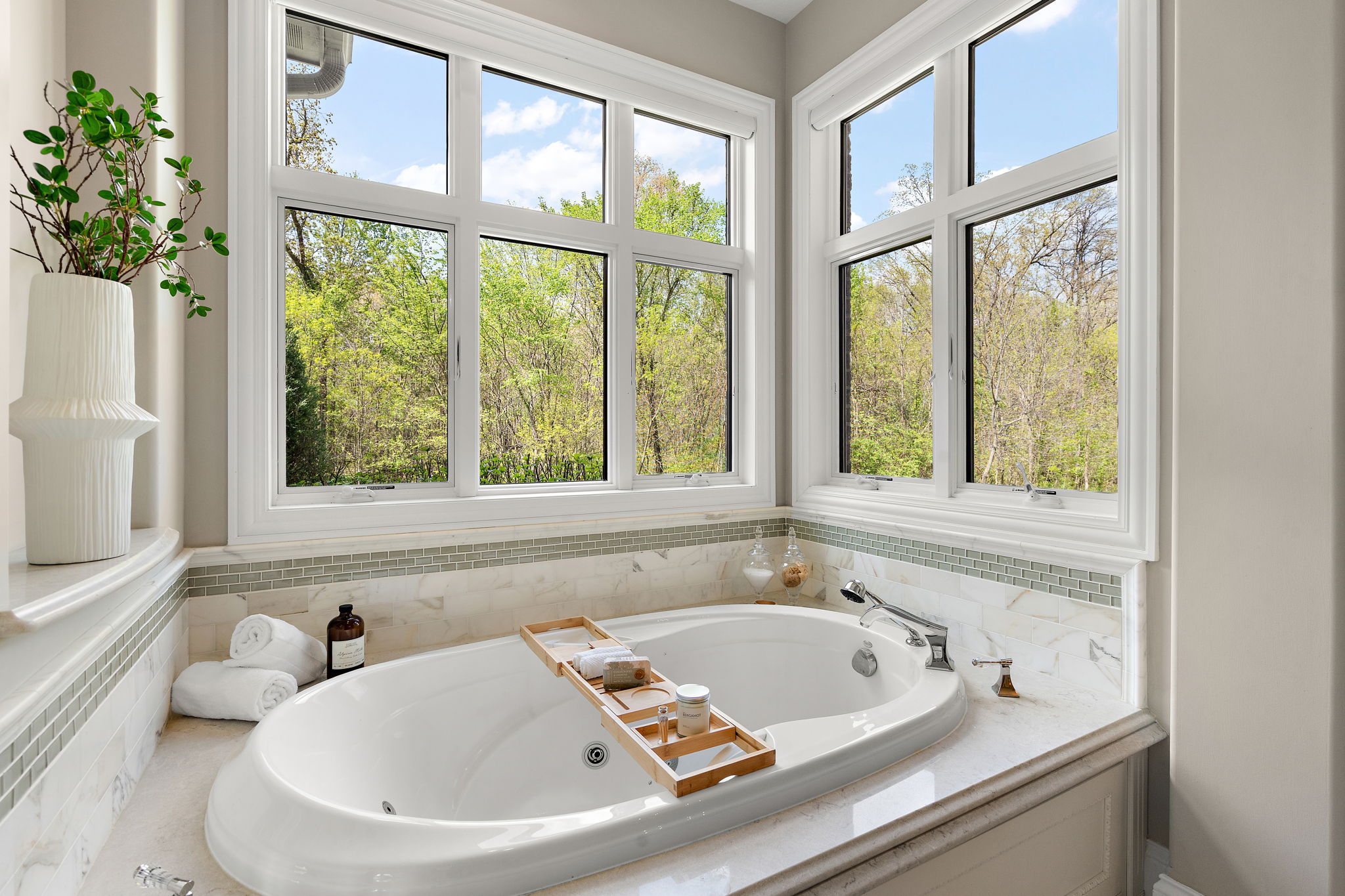  77+ Acre Estate Offering a Blend of Open Ground and Wooded Surroundings - 物件實景