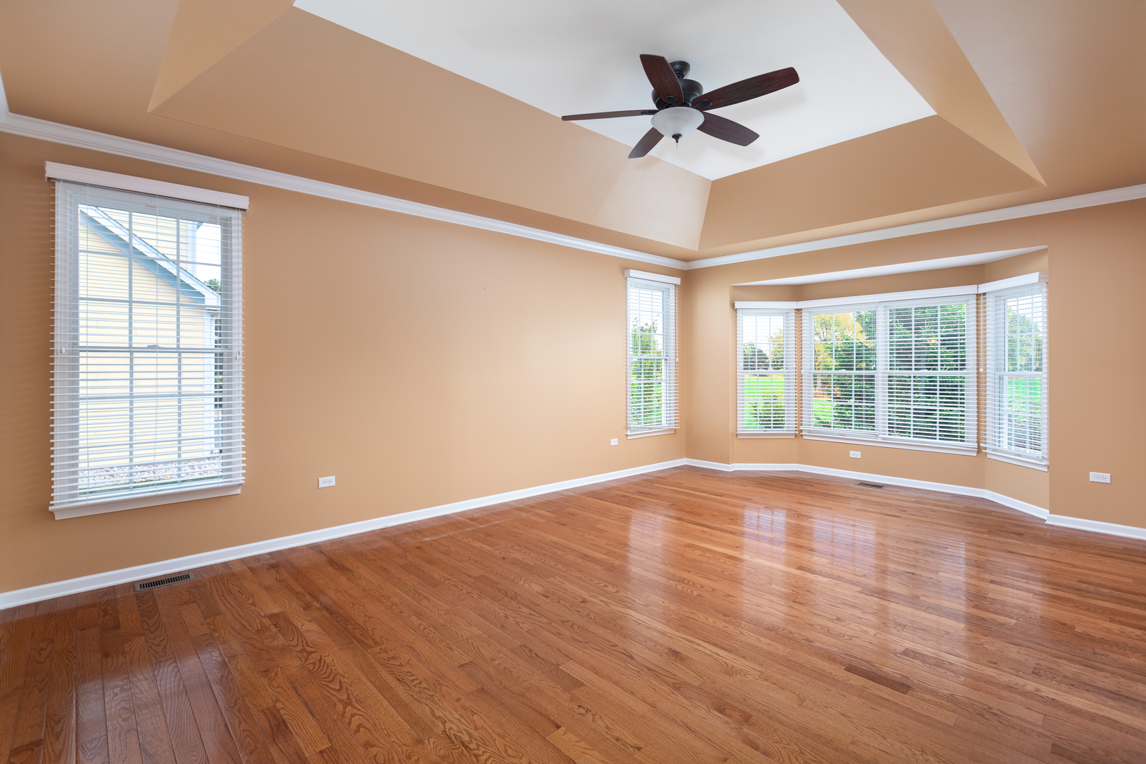 North Aurora, Illinois, 60542, United States, 3 Bedrooms Bedrooms, ,3 BathroomsBathrooms,Residential,For Sale,1969477