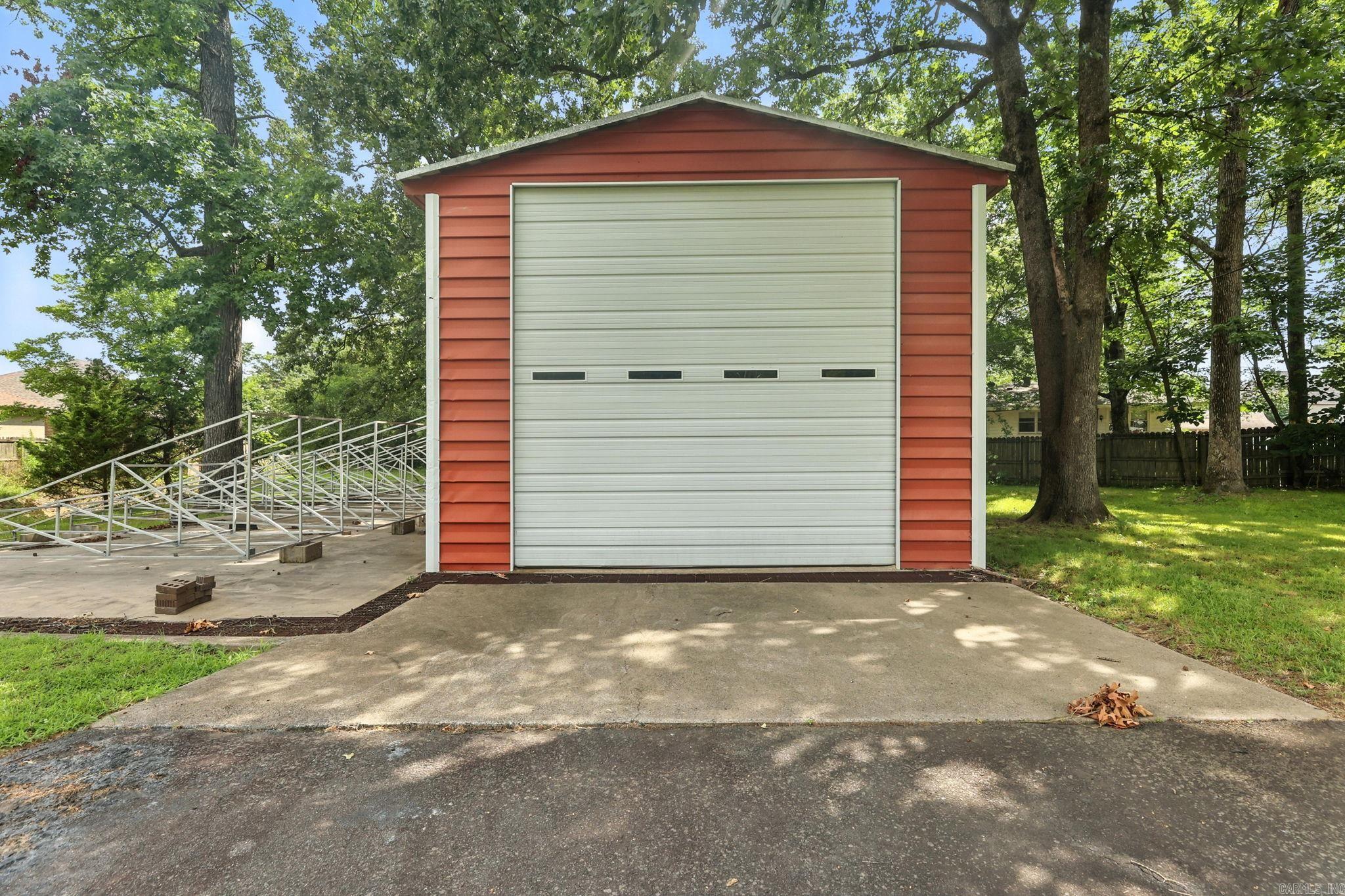 Little Rock, Arkansas, 72223, United States, 3 Bedrooms Bedrooms, ,3 BathroomsBathrooms,Residential,For Sale,1968786