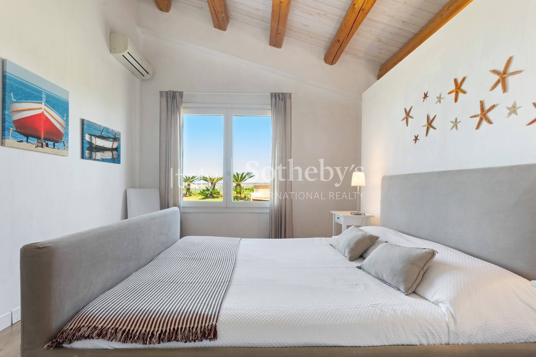  Stunning villa immersed in the countryside and overlooking the sea - 物件實景