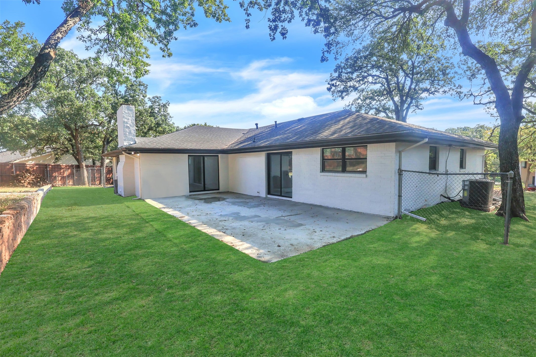 Euless, Texas, 76040, United States, 4 Bedrooms Bedrooms, ,3 BathroomsBathrooms,Residential,For Sale,1978153