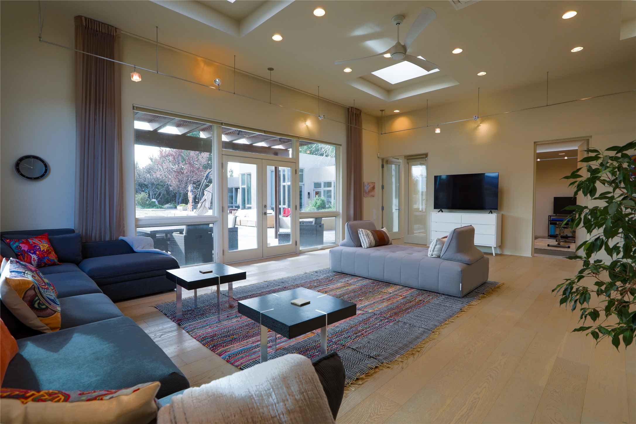  915 Old Santa Fe Trail - 物件實景