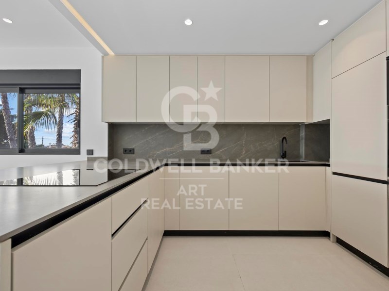 Estepona, Andalusia, ES, 3 Bedrooms Bedrooms, ,3 BathroomsBathrooms,Residential,For Sale,1743348