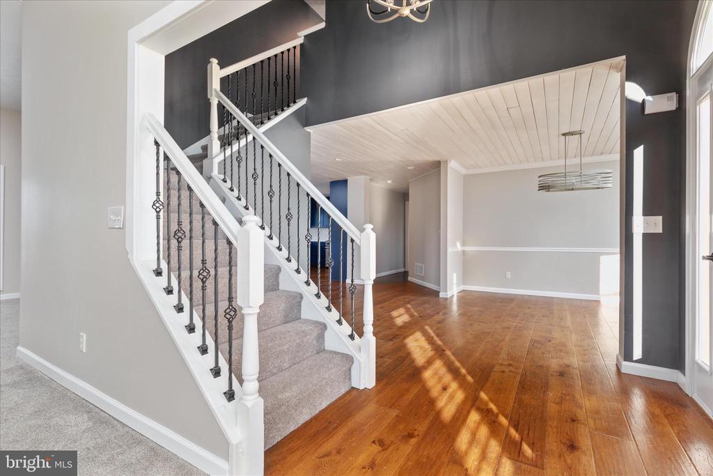 Winchester, Virginia, 22602, United States, 5 Bedrooms Bedrooms, ,5 BathroomsBathrooms,Residential,For Sale,2039774
