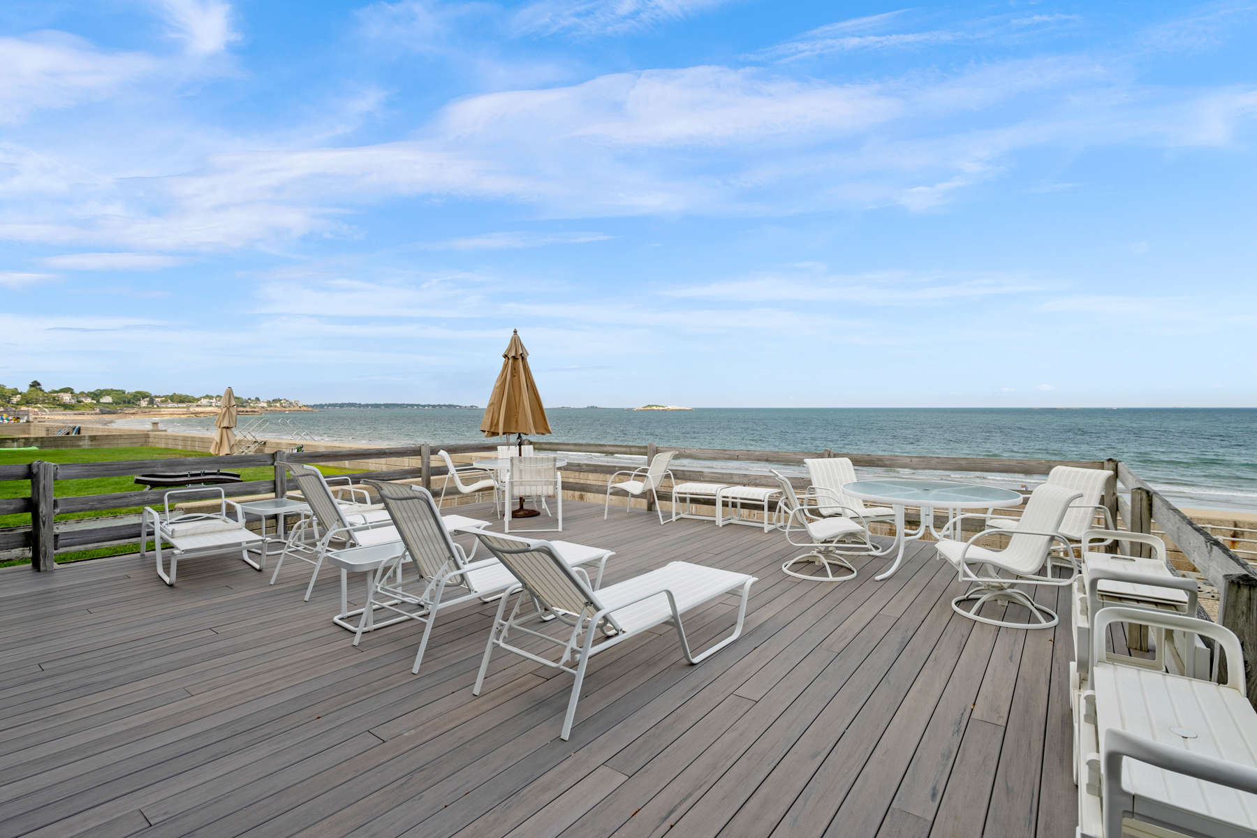  Exceptional Waterfront Property - 物件實景