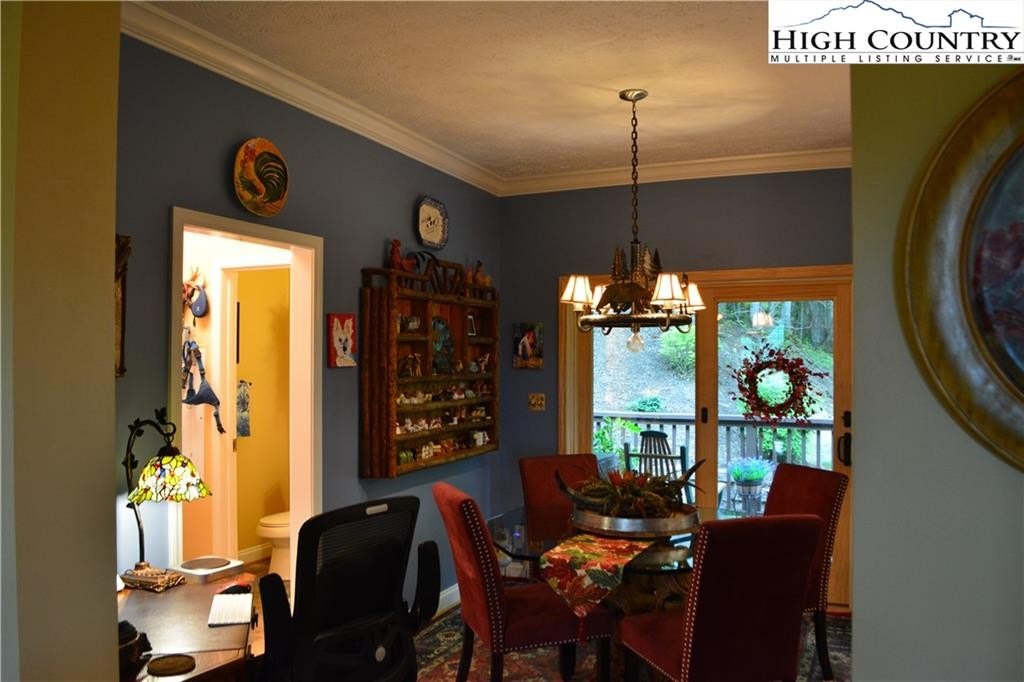 Elk Park, North Carolina, 28622, United States, 3 Bedrooms Bedrooms, ,3 BathroomsBathrooms,Residential,For Sale,1984406