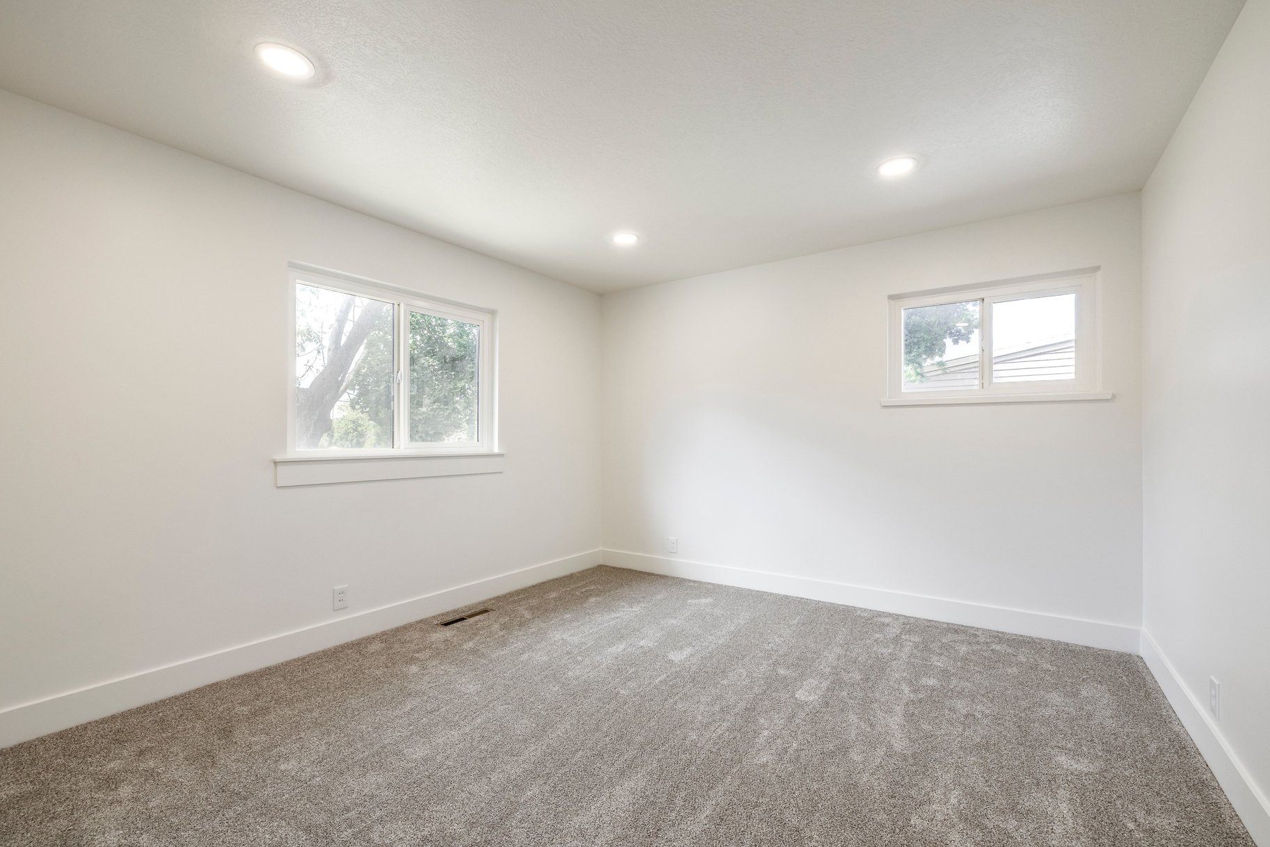  Fully Renovated Rambler With Large Primary En-Suite - 物件實景