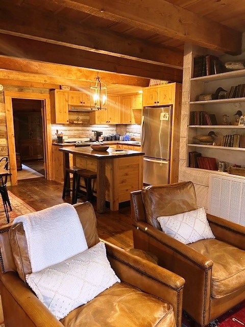 West Jefferson, North Carolina, 28694, United States, 2 Bedrooms Bedrooms, ,2 BathroomsBathrooms,Residential,For Sale,1986104