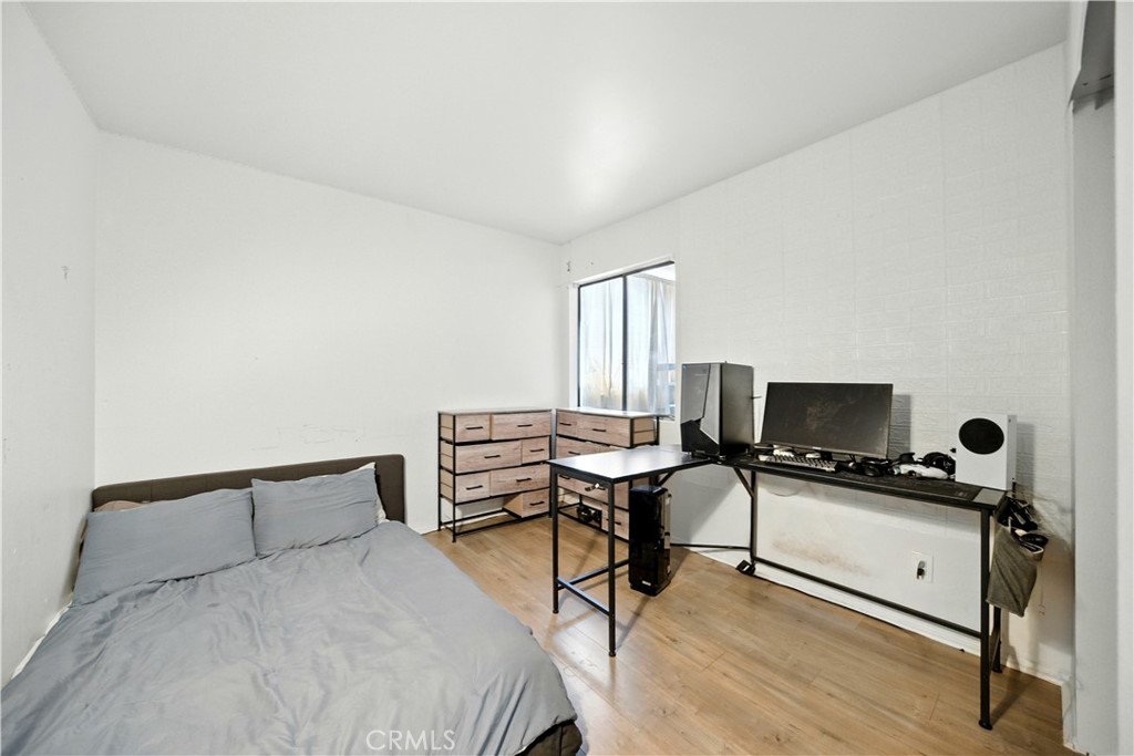 Van Nuys, California, 91405, United States, 3 Bedrooms Bedrooms, ,2 BathroomsBathrooms,Residential,For Sale,1979582