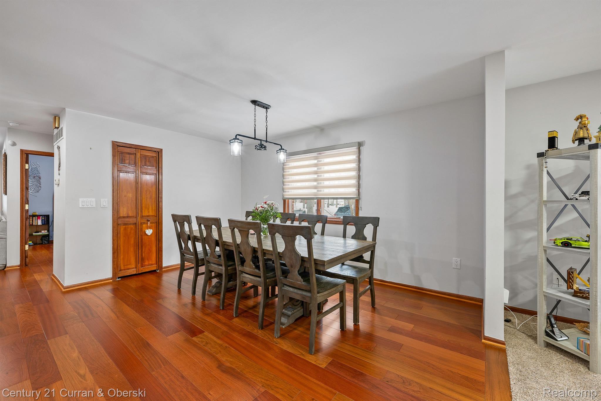 Dearborn, Michigan, 48128, United States, 4 Bedrooms Bedrooms, ,3 BathroomsBathrooms,Residential,For Sale,1908051