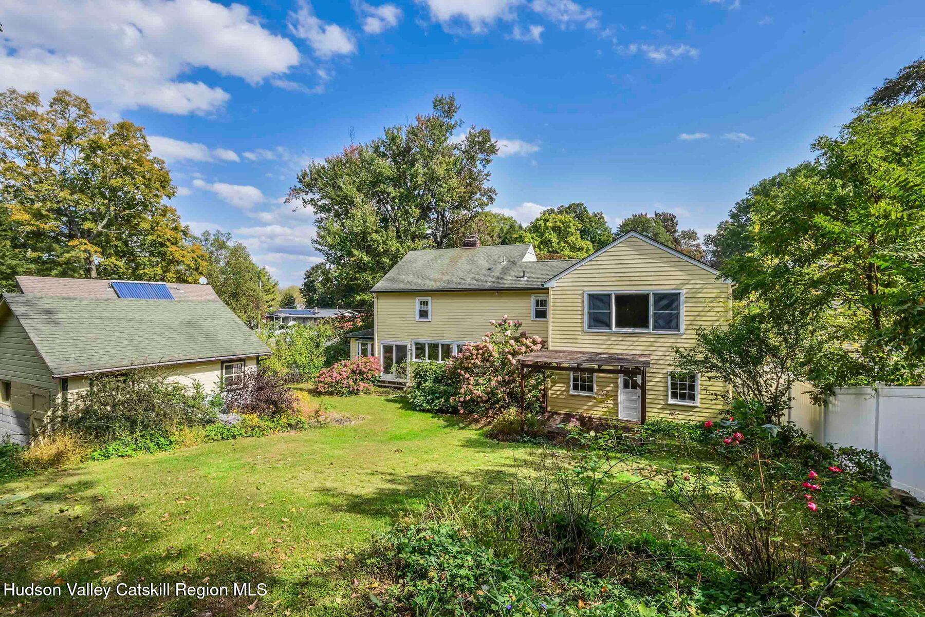 Rhinebeck, New York, 12572, United States, 3 Bedrooms Bedrooms, ,3 BathroomsBathrooms,Residential,For Sale,1776952