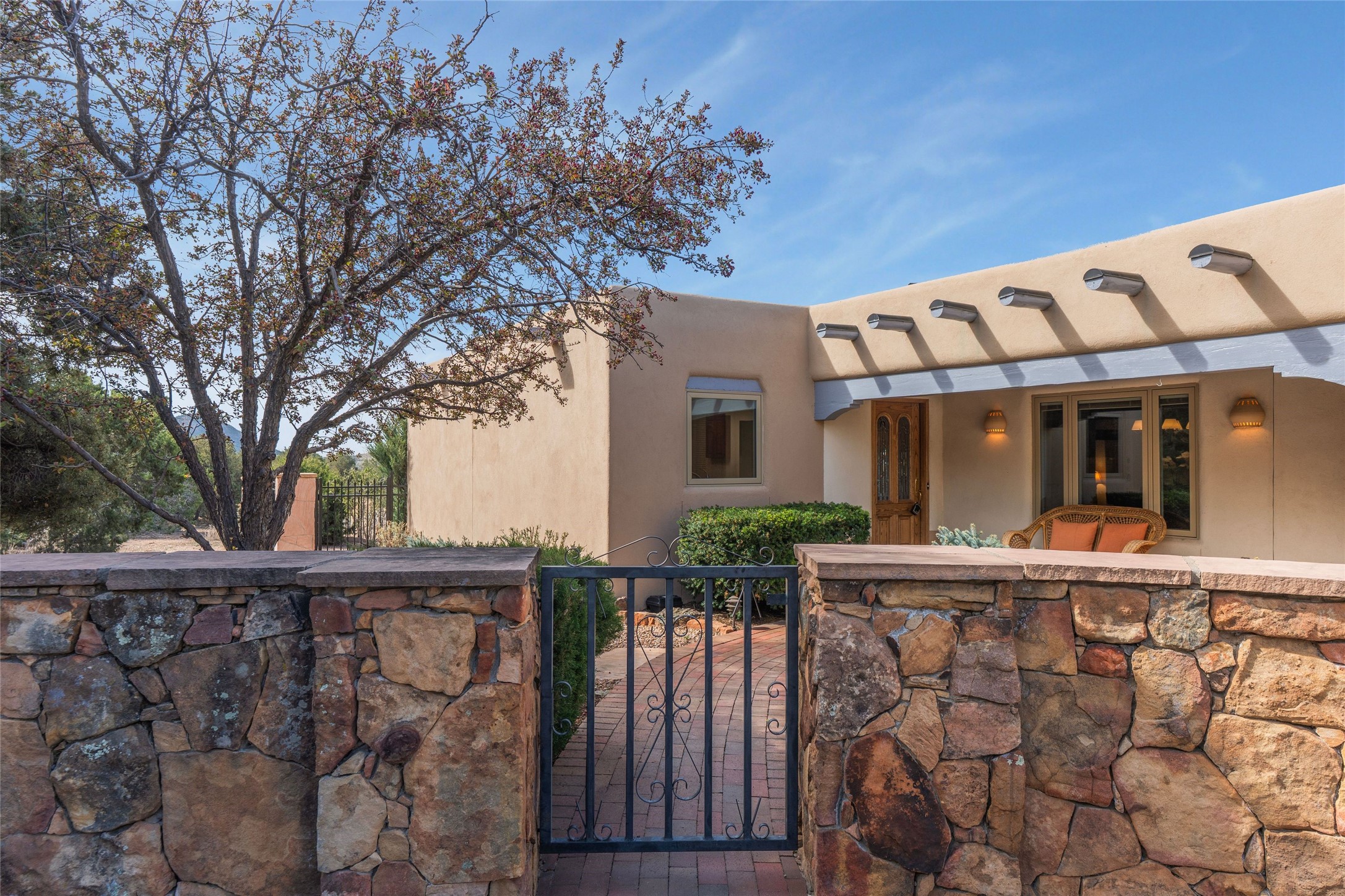  1396 Hyde Park - 物件實景