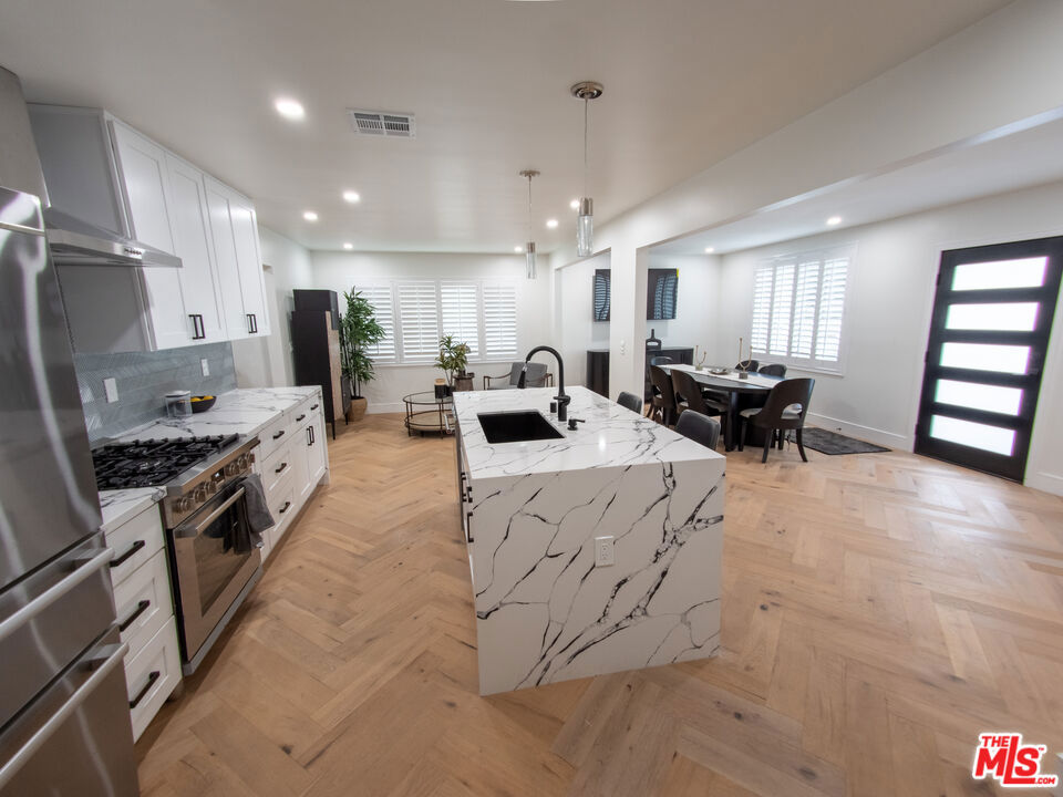 Duarte, California, 91010, United States, 6 Bedrooms Bedrooms, ,3 BathroomsBathrooms,Residential,For Sale,1836068